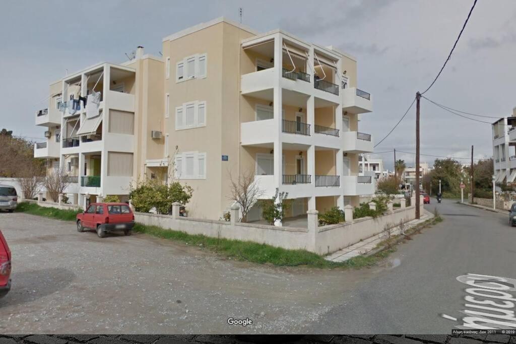 Semi-Basement 50Sqm Apartment Near Kos Citycenter Luaran gambar