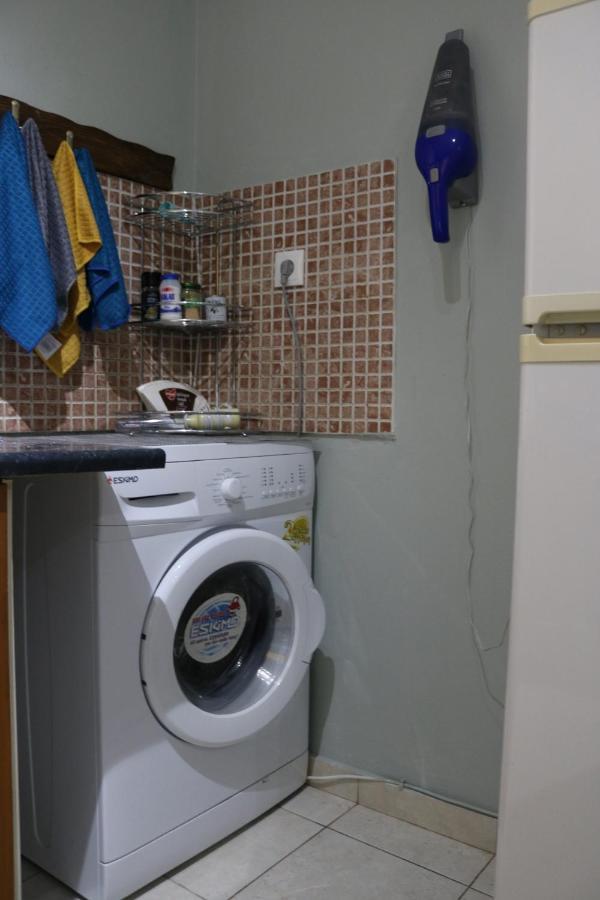 Semi-Basement 50Sqm Apartment Near Kos Citycenter Luaran gambar
