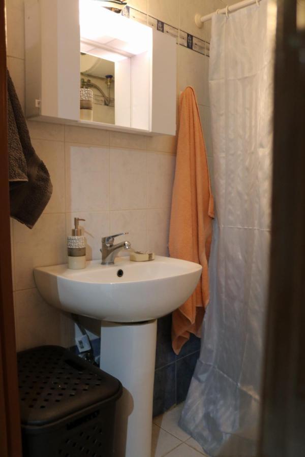 Semi-Basement 50Sqm Apartment Near Kos Citycenter Luaran gambar