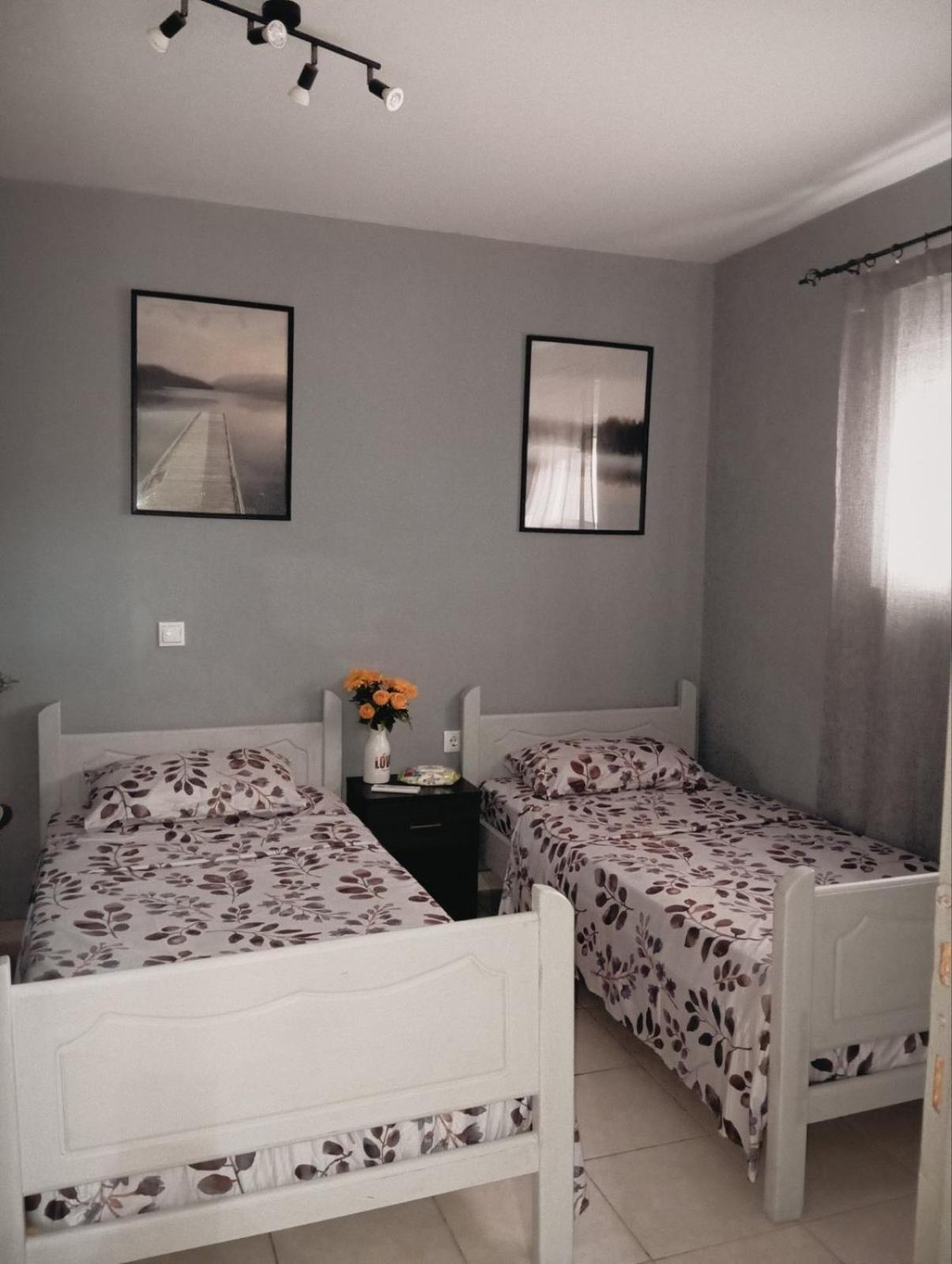 Semi-Basement 50Sqm Apartment Near Kos Citycenter Luaran gambar