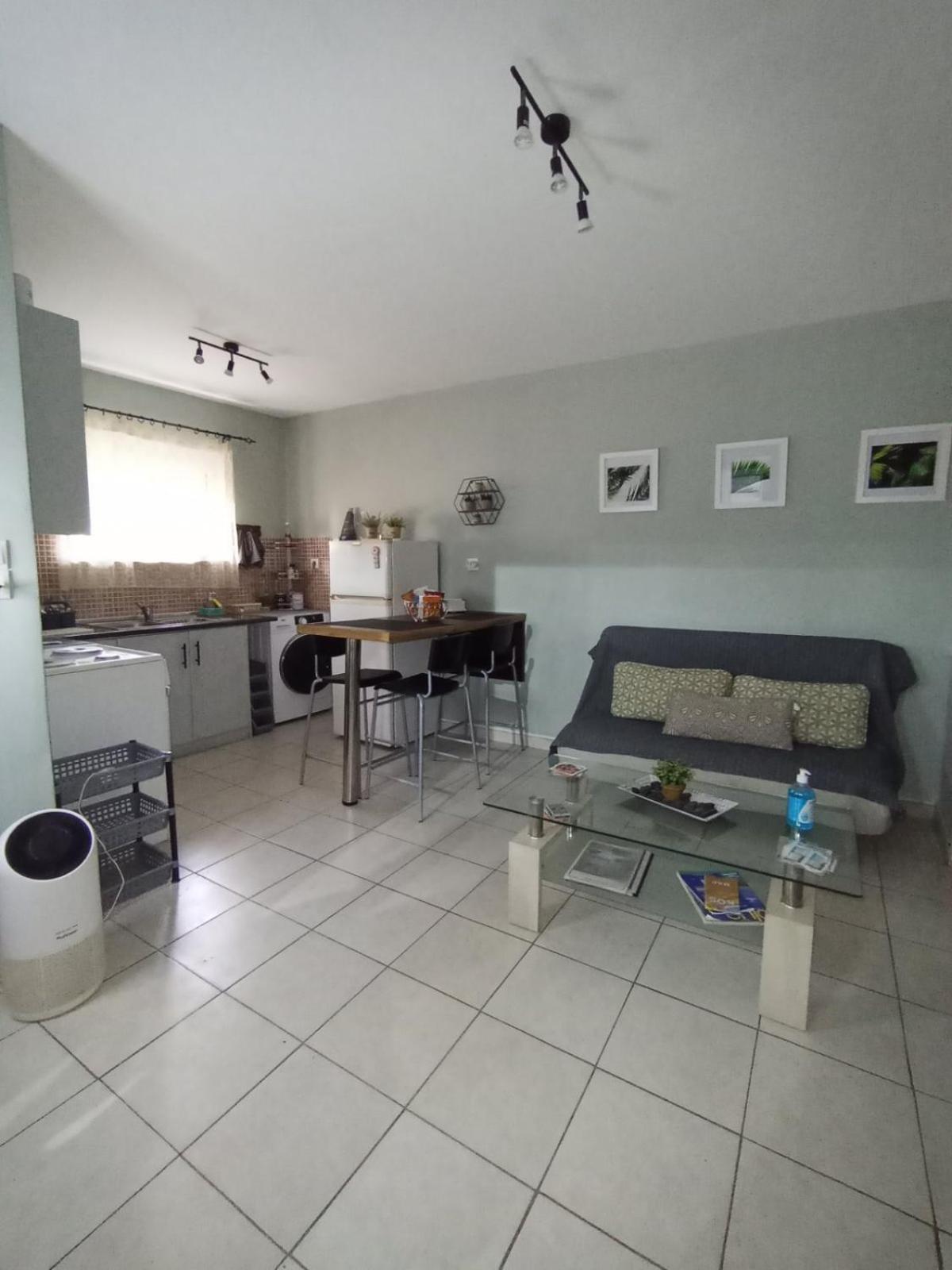 Semi-Basement 50Sqm Apartment Near Kos Citycenter Luaran gambar
